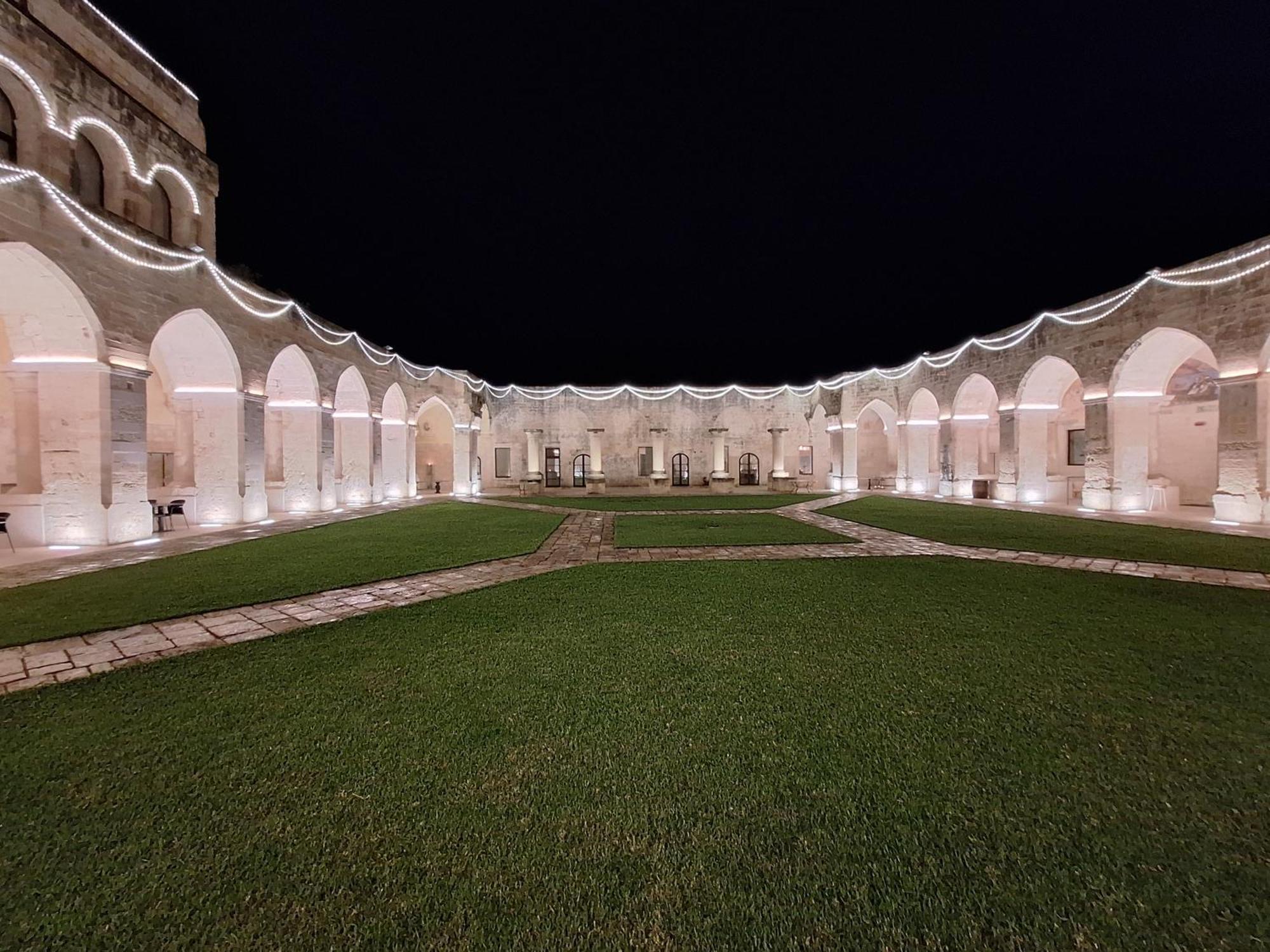 Chiostro Dei Domenicani - Dimora Storica Lecce Luaran gambar